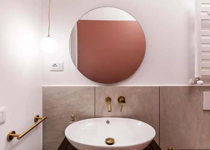 Golden Retreat Rom