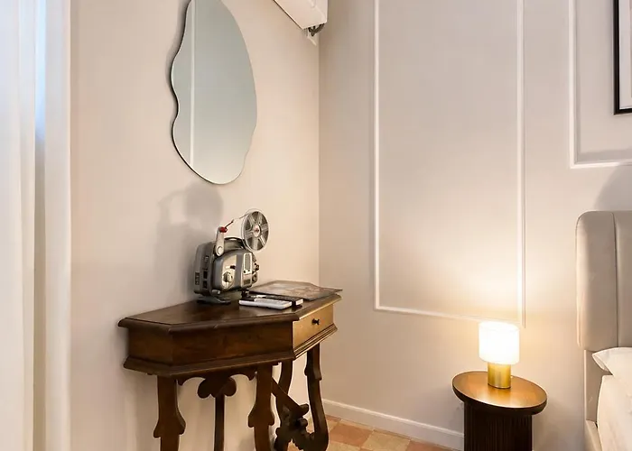 Golden Retreat Rom
